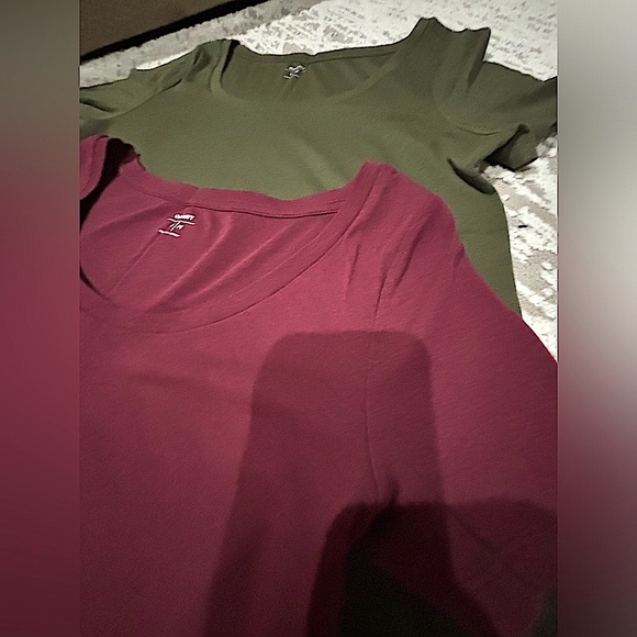 Tops! Lot of (2).  MED & LG - Picture 6 of 10